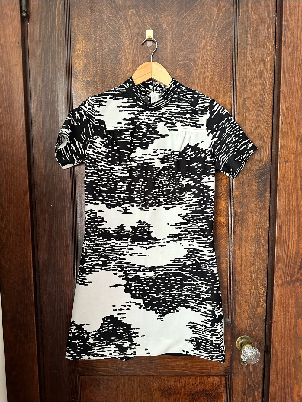 Vintage 60s Black & White Abstract Print Short Sleeve Mini Dress